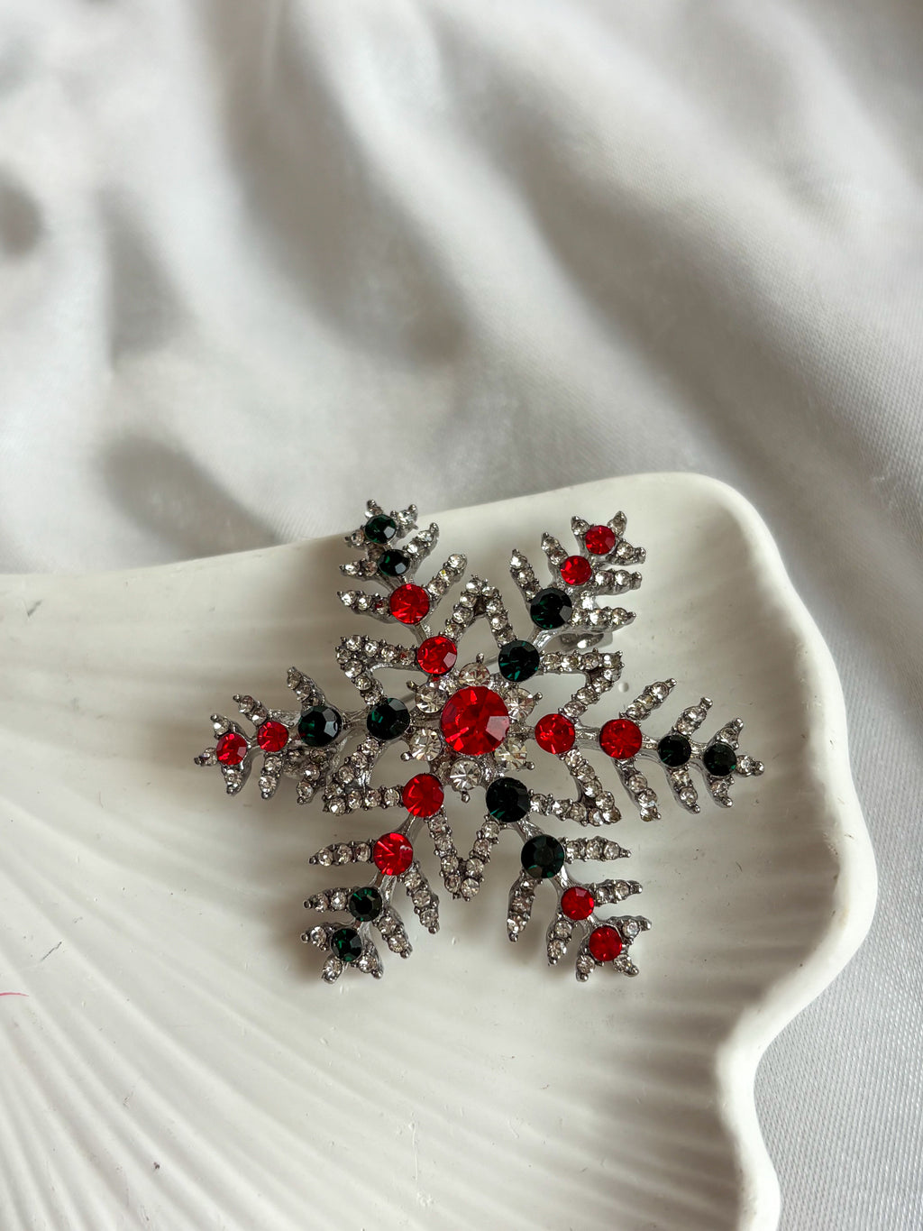 Kar Tanesi Broş