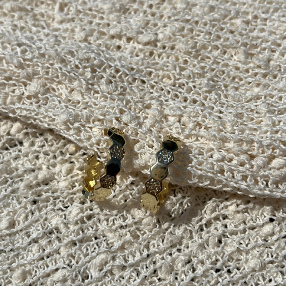 Geometrik Taşlı Halka Küpe