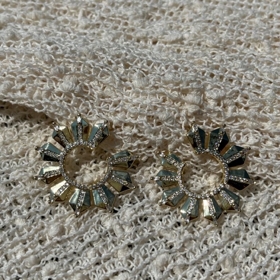 Taşlı Güneş Küpe